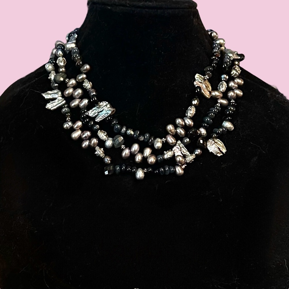 Julien triple strand peacock pearl and black bead necklace